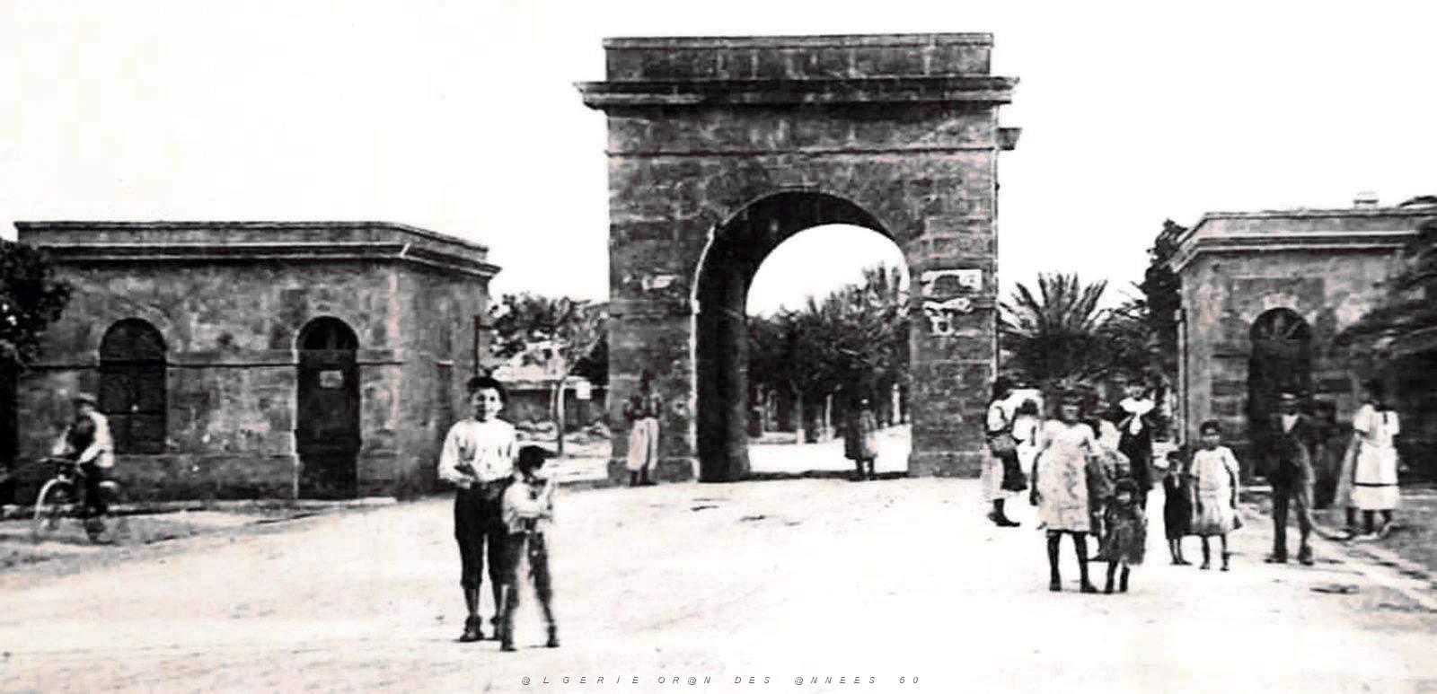 1748- Arzew - Porte2 de Mostaganem - 1919.jpg